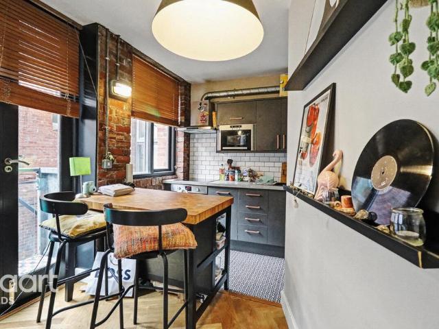 Flat for sale in West Yorkshire
