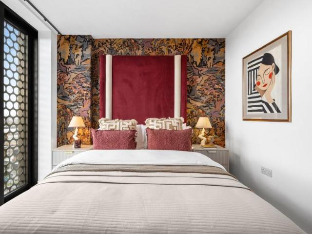 Flat for sale in Royal Borough of Greenwich, Greater London