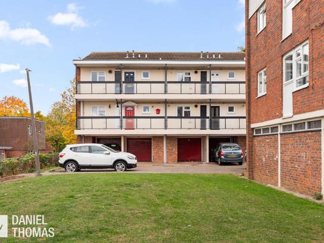Flat for sale in Epping, Essex