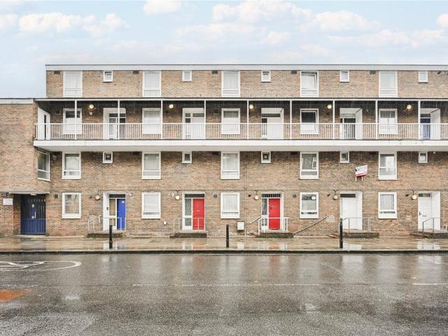 Flat for sale in Holloway, Greater London