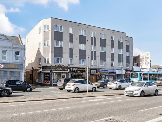 Flat for sale in Strood