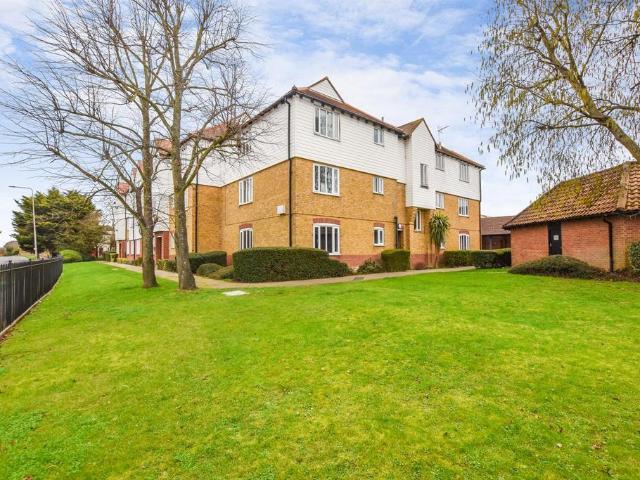 Flat for sale in Chelmsford, Essex
