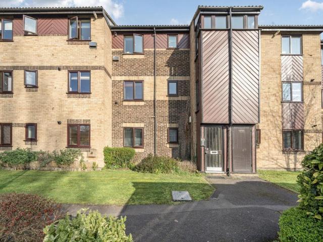 Flat for sale in Reading