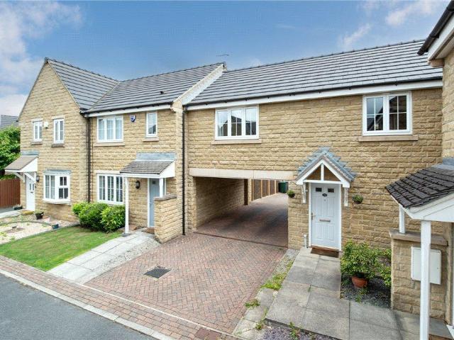 Flat for sale in Cottingley, West Yorkshire
