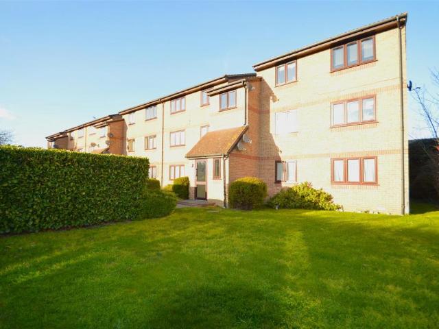 Flat for sale in Stroud Green, Barling