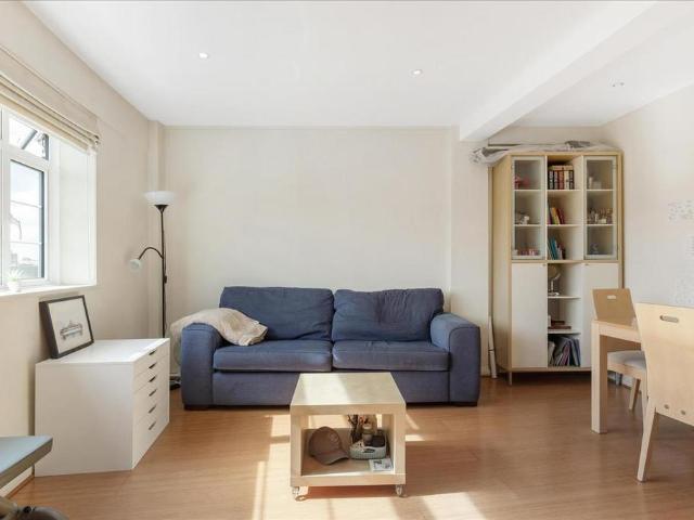 Flat for sale in West Kensington, Greater London