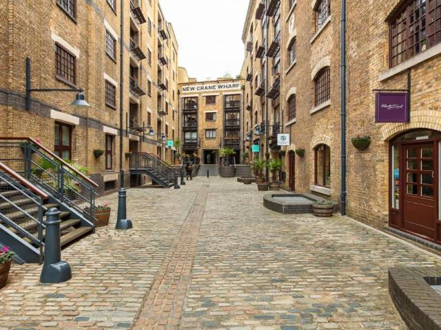 Flat for sale in St. George in the East, Shadwell