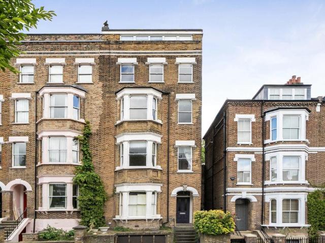 Flat for sale in Belsize Park, Greater London