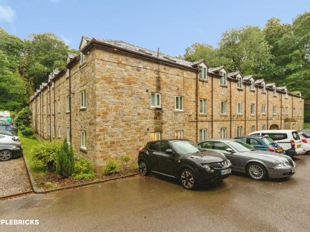 Flat for sale in Limehurst, Greenheys