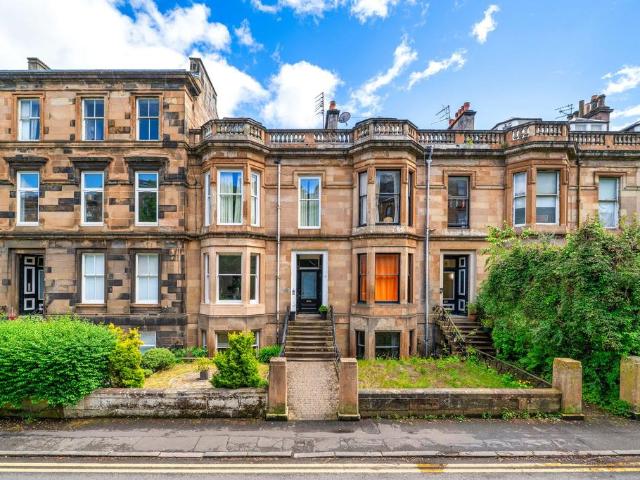Flat for sale in Hillhead, Scotland