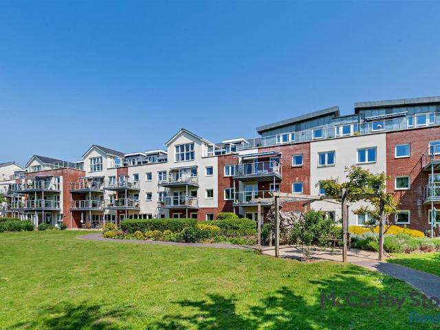 Flat for sale in Wilton, Rumwell