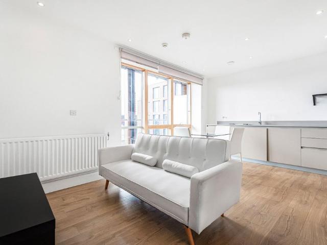 Flat for sale in Bromley-by-Bow, Poplar Grove