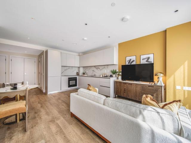 Flat for sale in Kennington Cross, Greater London