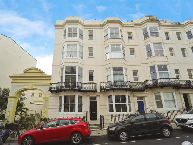 Flat for sale in Brunswick