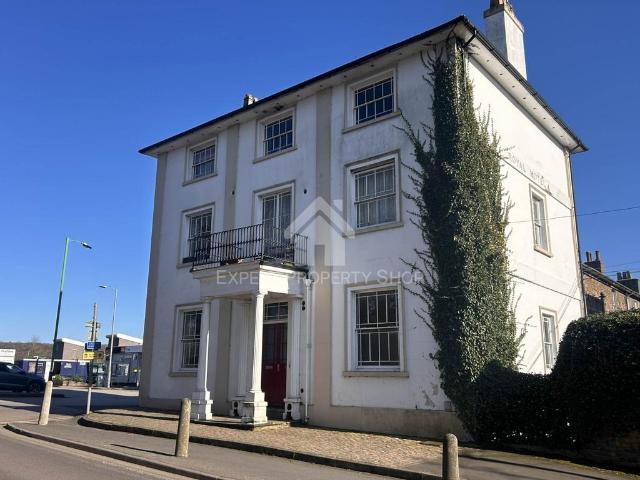 Flat for sale in Pouchen End, Hertfordshire