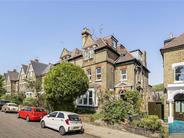 Flat for sale in Hornsey, Greater London