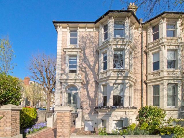 Flat for sale in Aldrington