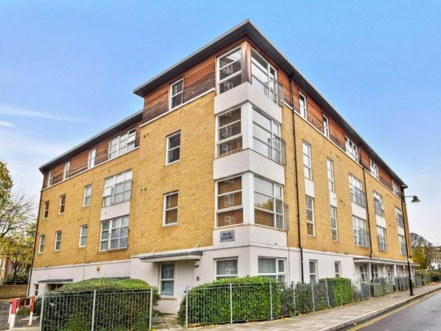 Flat for sale in Islington, Greater London