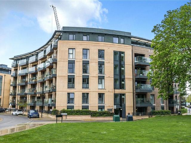 Flat for sale in London Borough of Lambeth, Greater London