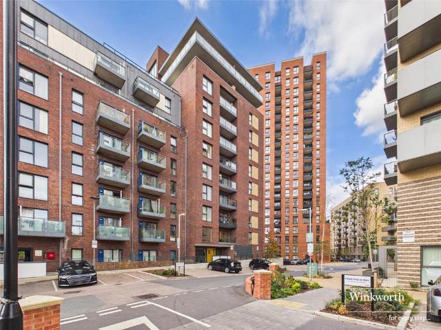 Flat for sale in London Borough of Barnet, Greater London