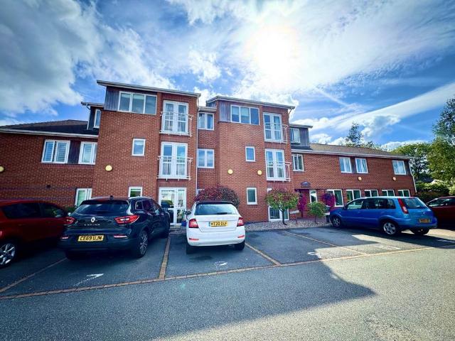 Flat for sale in Gillar's Green, Eccleston