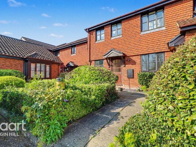 Flat for sale in The Butts, Kent