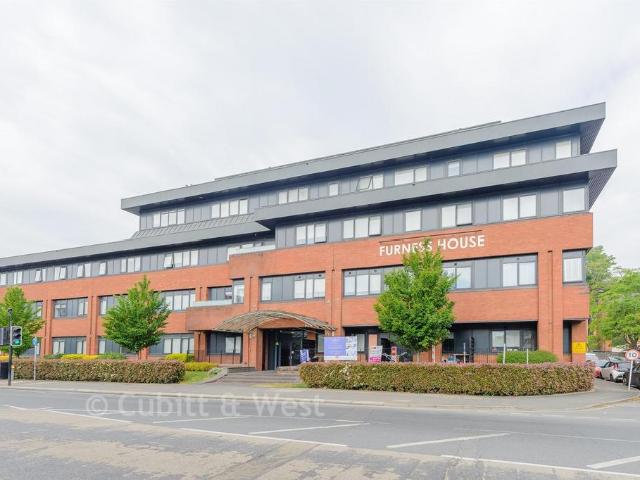 Flat for sale in Red Hill, Surrey