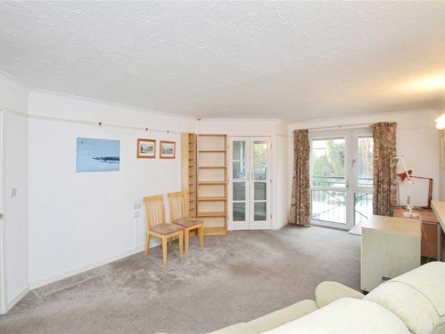 Flat for sale in Nangreaves, Wales