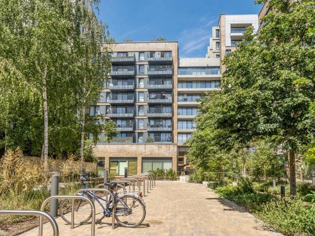 Flat for sale in Birch Green, Lower Halliford
