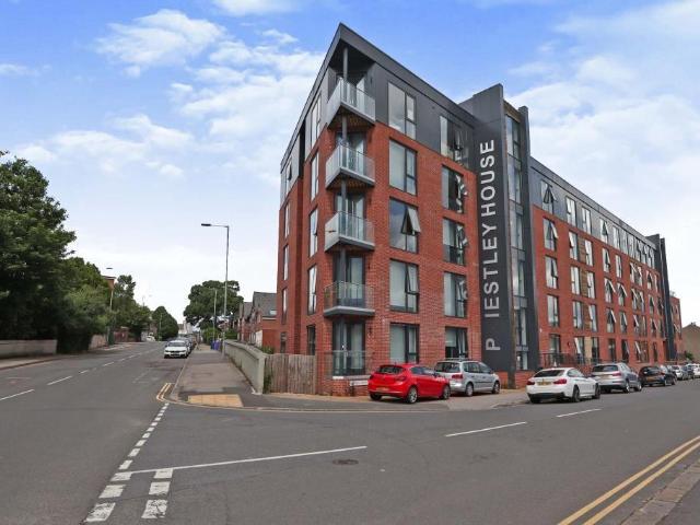 Flat for sale in Heeley, South Yorkshire