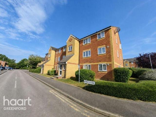 Flat for sale in London Borough of Hounslow, Heston