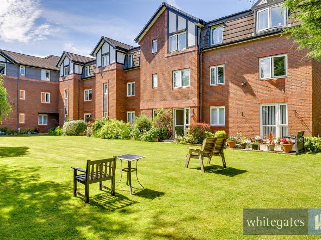 Flat for sale in Calderstones