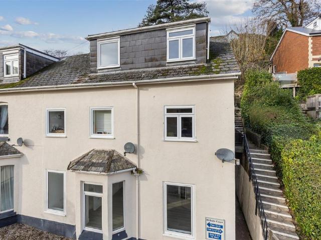 Flat for sale in Strode, Devon