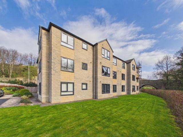Flat for sale in West Yorkshire