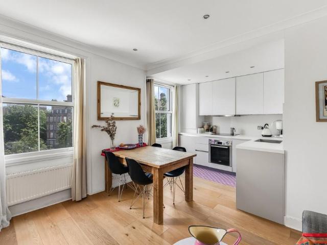 Flat for sale in Chalk Farm, Greater London