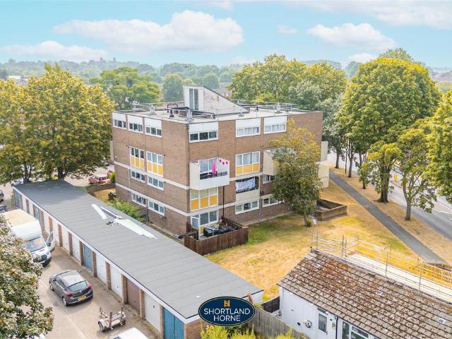 Flat for sale in Cheylesmore, West Midlands