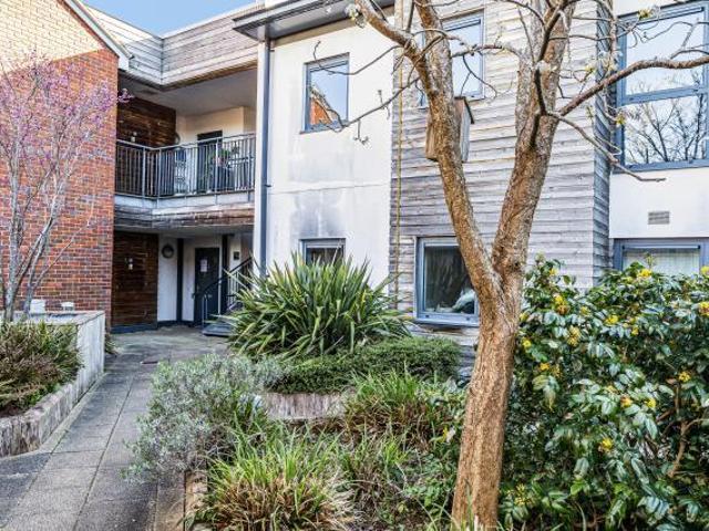 Flat for sale in Enborne, West Berkshire