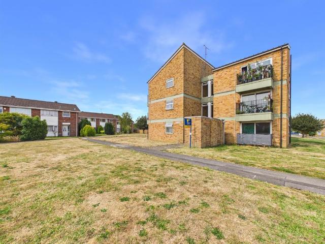 Flat for sale in Pamington, Gloucestershire