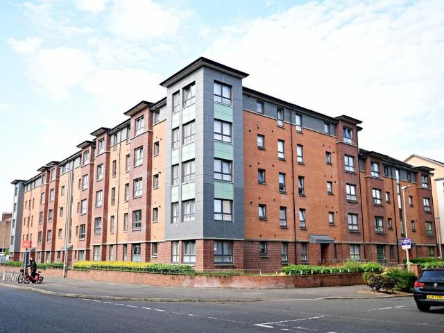 Flat for sale in Newbank, Scotland
