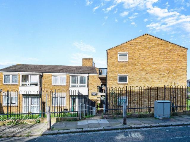 Flat for sale in Greenwich Town Centre, Greater London