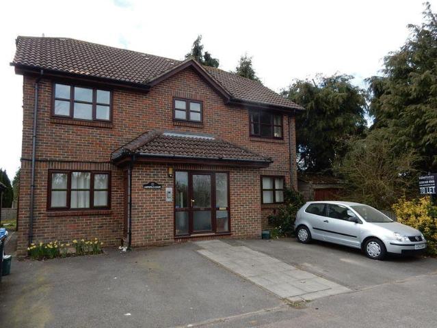Flat for sale in Hillview, Surrey