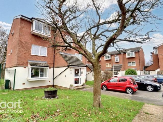 Flat for sale in Harold Hill, Greater London