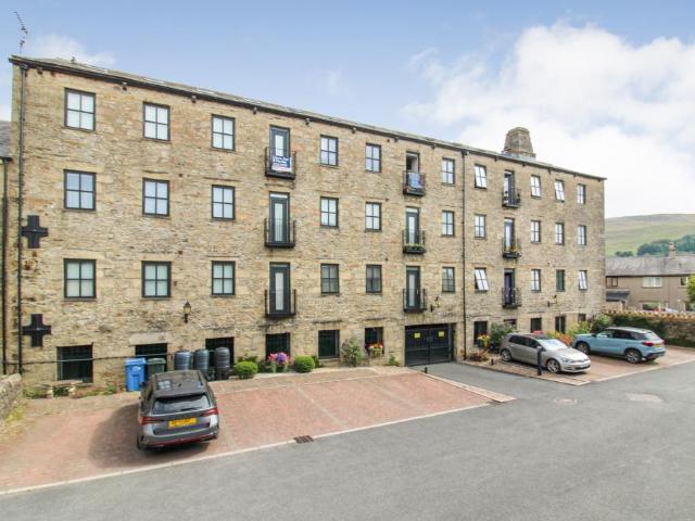 Flat for sale in Settle, North Yorkshire
