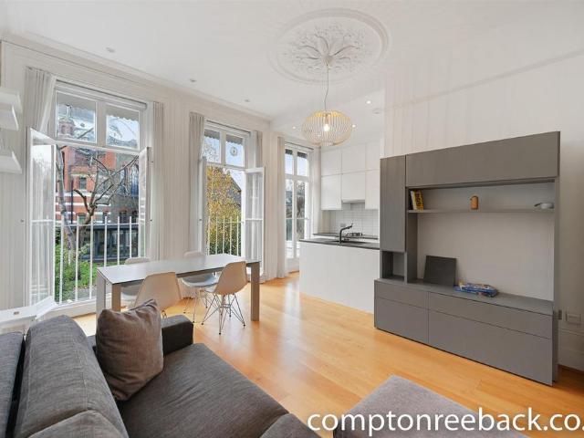 Flat for sale in Maida Vale, Greater London