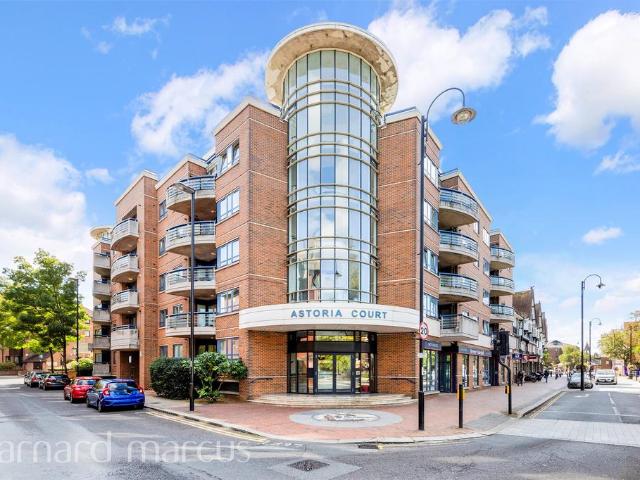Flat for sale in London Borough of Croydon, Purley