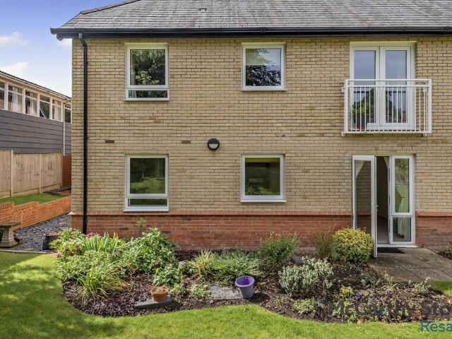 Flat for sale in Grantham, Barholm
