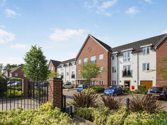 Flat for sale in Hucknall, East Midlands
