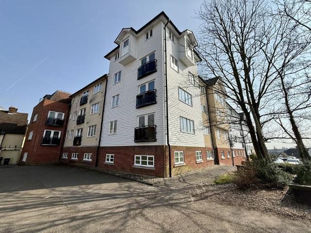 Flat for sale in Bocking, Chipping Hill