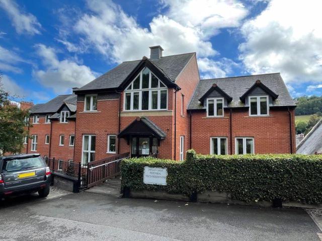 Flat for sale in Llangollen