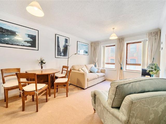 Flat for sale in Westminster, Greater London